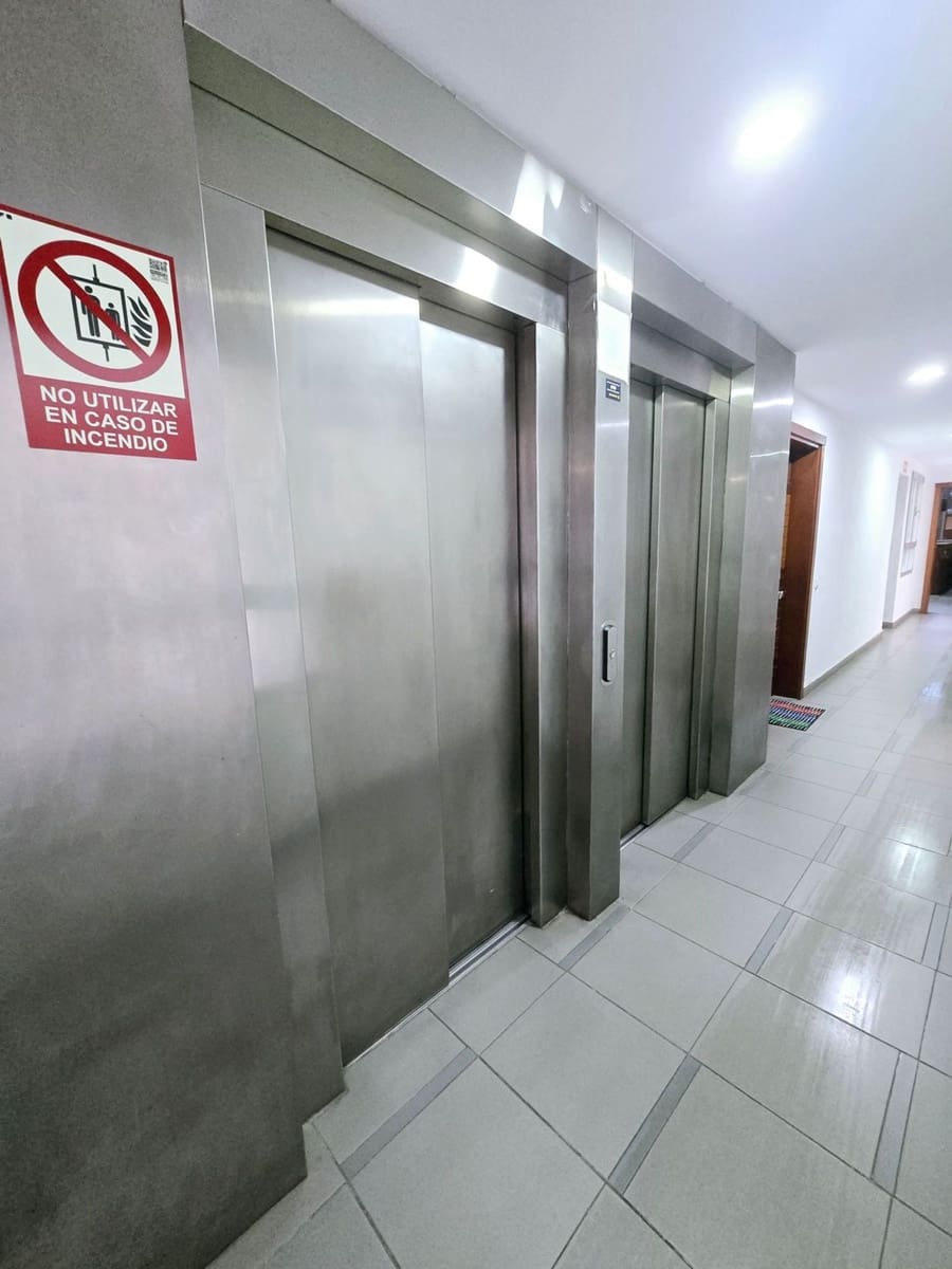 2 soveværelse Lejlighed til salg i Las Palmas de Gran Canaria med garage - € 350.000 (Ref: 9795776)