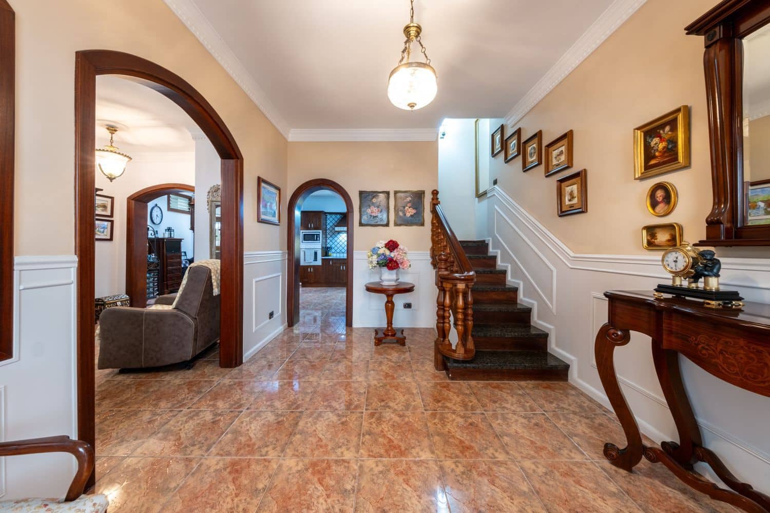 5 bedroom Townhouse for sale in Las Palmas de Gran Canaria with garage - € 490,000 (Ref: 9807515)