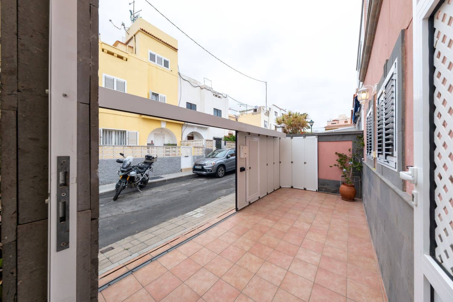 5 bedroom Townhouse for sale in Las Palmas de Gran Canaria with garage - € 490,000 (Ref: 9807515)
