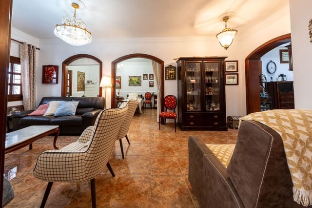 5 soveværelse Byhus til salg i Altavista - Don Zoilo, Las Palmas de Gran Canaria med garage - € 490.000 (Ref: 9807515)