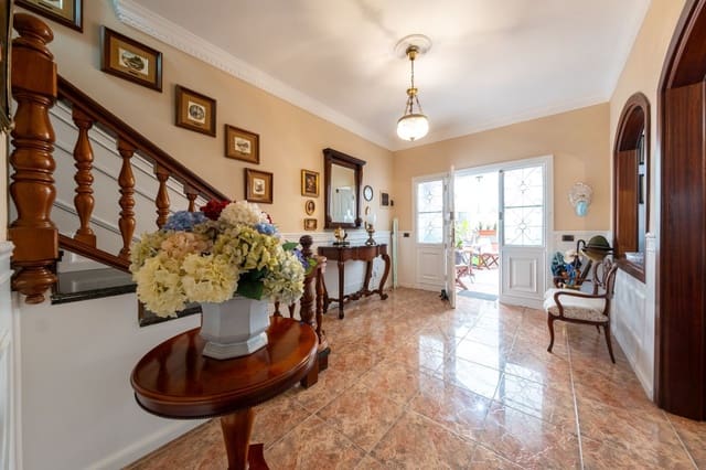5 soveværelse Byhus til salg i Altavista - Don Zoilo, Las Palmas de Gran Canaria med garage - € 490.000 (Ref: 9807515)