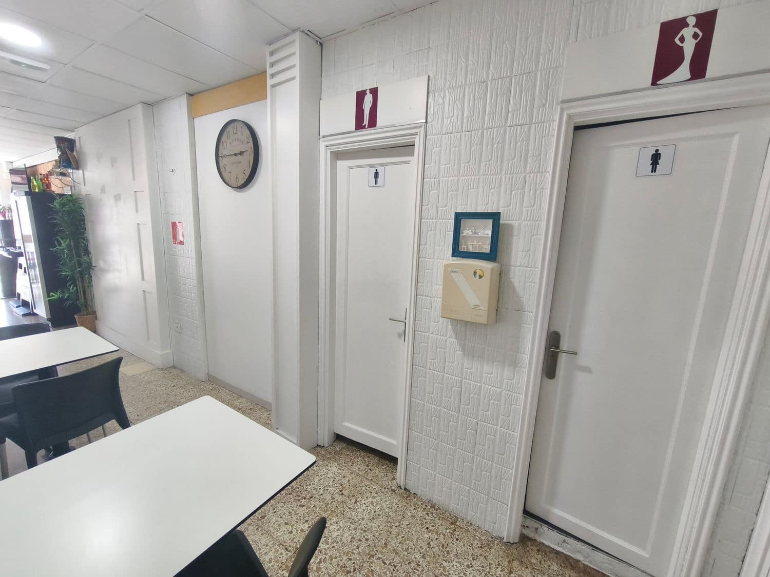 Commercial for sale in Las Palmas de Gran Canaria - € 190,000 (Ref: 9819832)