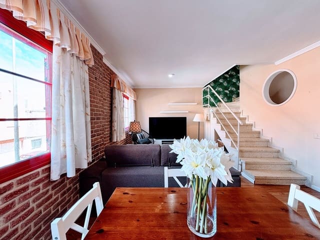 4 chambre Maison de Ville à vendre à Almatriche, Las Palmas de Gran Canaria avec garage - 339 900 € (Ref: 9824565)