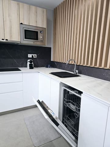 1 slaapkamer Appartement te huur in Alcaravaneras, Las Palmas de Gran Canaria met garage - € 1.100 (Ref: 9824566)