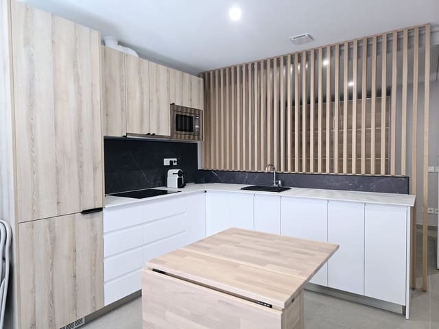 1 slaapkamer Appartement te huur in Alcaravaneras, Las Palmas de Gran Canaria met garage - € 1.100 (Ref: 9824566)