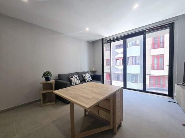 1 slaapkamer Appartement te huur in Alcaravaneras, Las Palmas de Gran Canaria met garage - € 1.100 (Ref: 9824566)