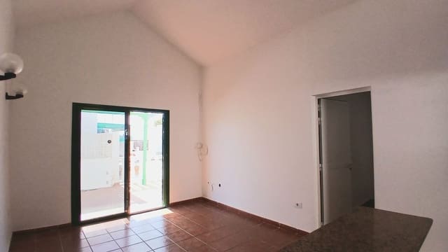 Casa de 3 habitaciones en Playa del Inglés, San Bartolomé de Tirajana en venta con piscina garaje - 360.000 € (Ref: 9824568)