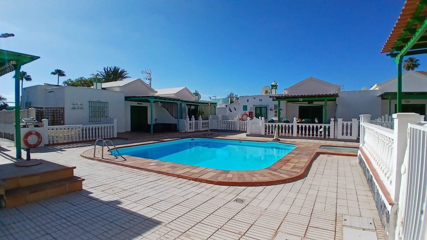 Casa de 3 habitaciones en Playa del Inglés en venta con piscina garaje - 360.000 € (Ref: 9824568)