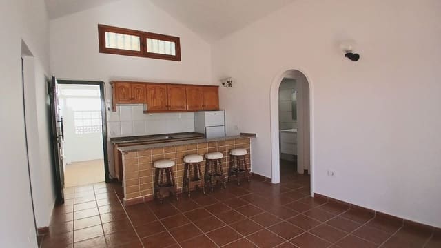 Casa de 3 habitaciones en Playa del Inglés, San Bartolomé de Tirajana en venta con piscina garaje - 360.000 € (Ref: 9824568)