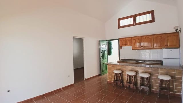 Casa de 3 habitaciones en Playa del Inglés, San Bartolomé de Tirajana en venta con piscina garaje - 360.000 € (Ref: 9824568)