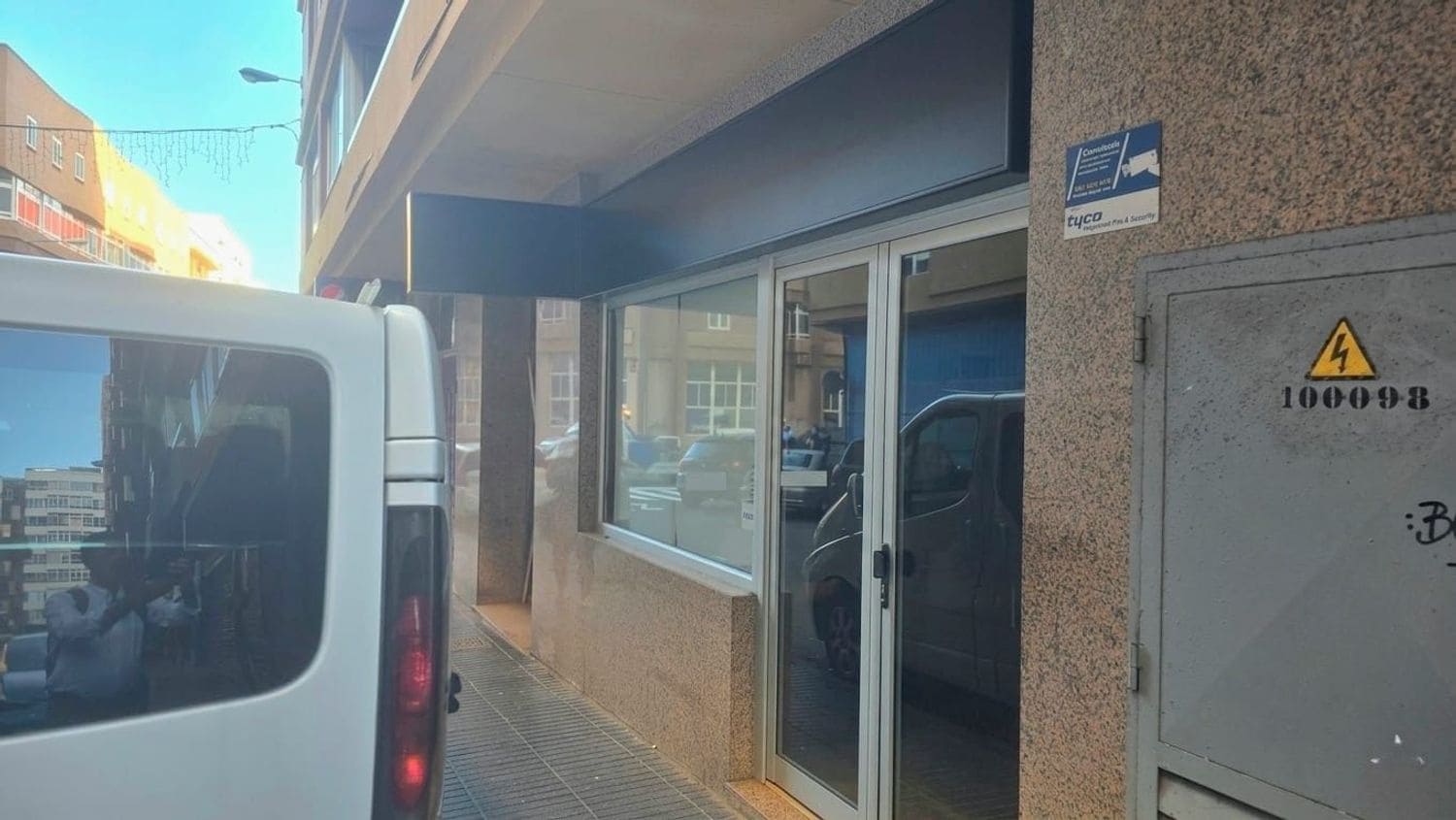 Commercial for sale in Las Palmas de Gran Canaria - € 120,000 (Ref: 9830846)