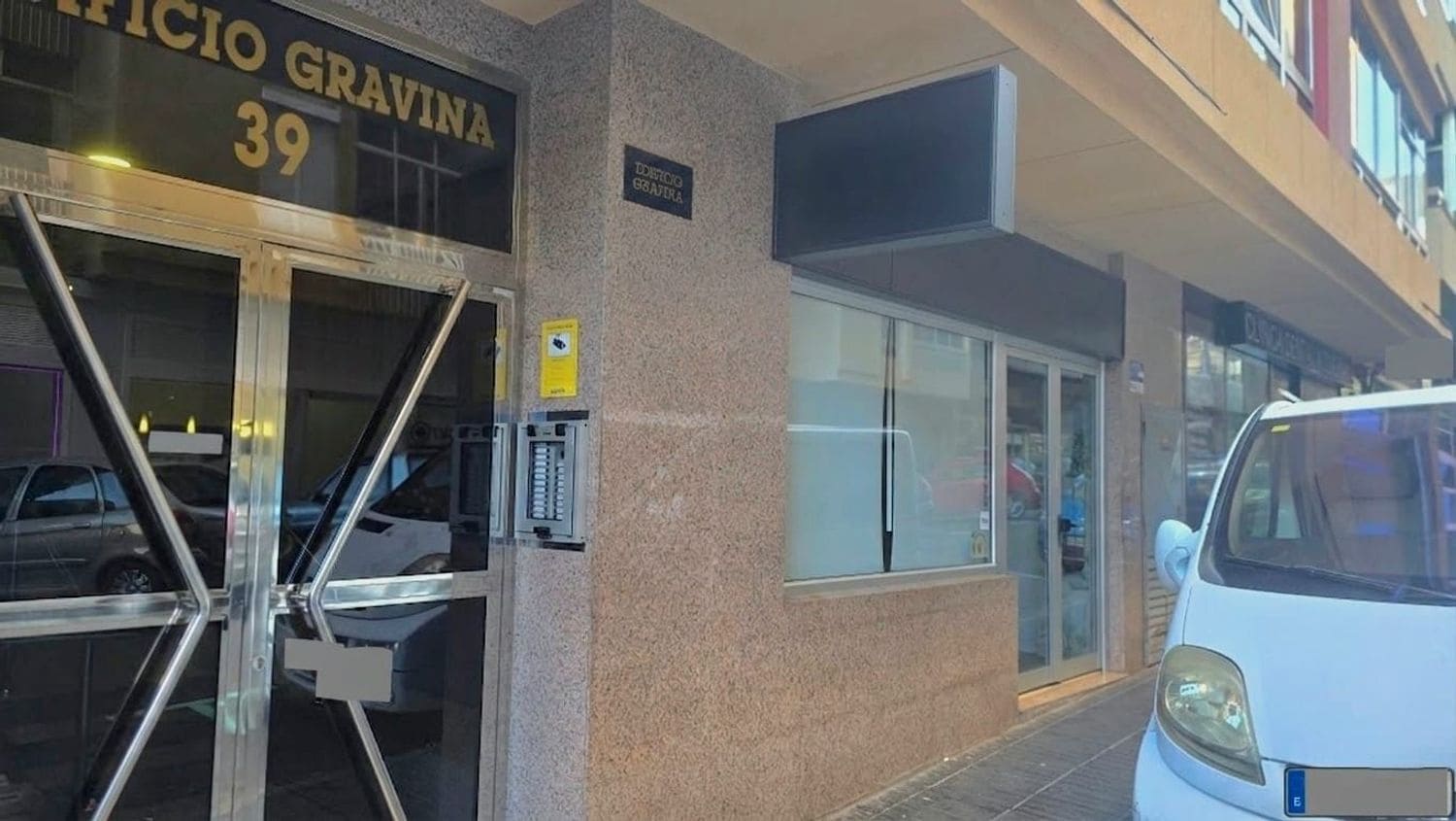Commercial for sale in Las Palmas de Gran Canaria - € 120,000 (Ref: 9830846)