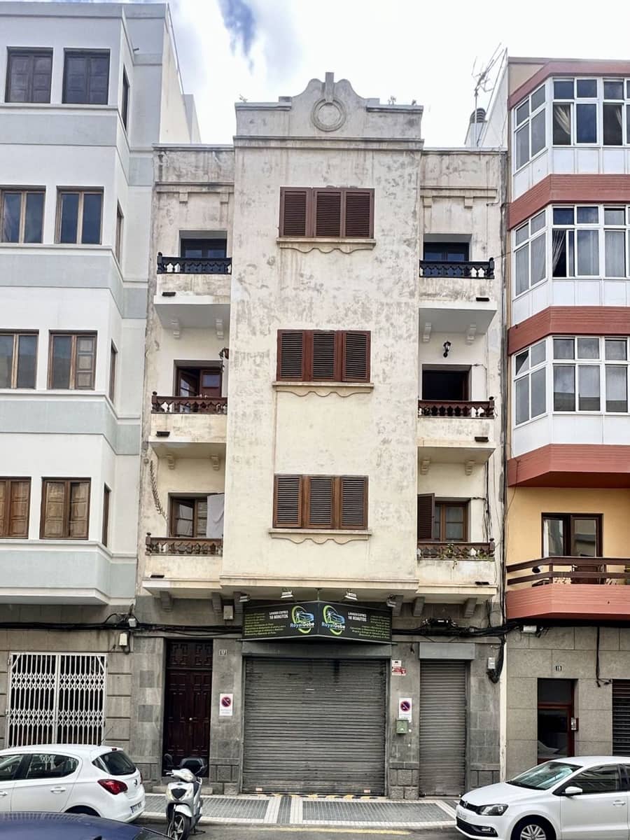 5 bedroom Apartment for sale in Las Palmas de Gran Canaria with garage - € 365,000 (Ref: 9835093)