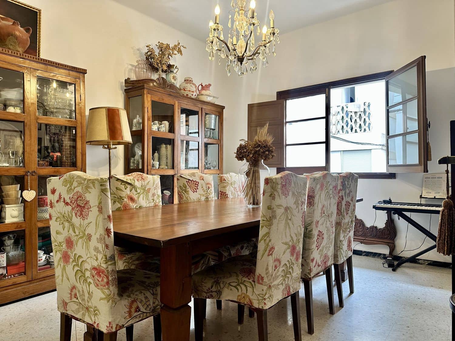 5 bedroom Apartment for sale in Las Palmas de Gran Canaria with garage - € 365,000 (Ref: 9835093)