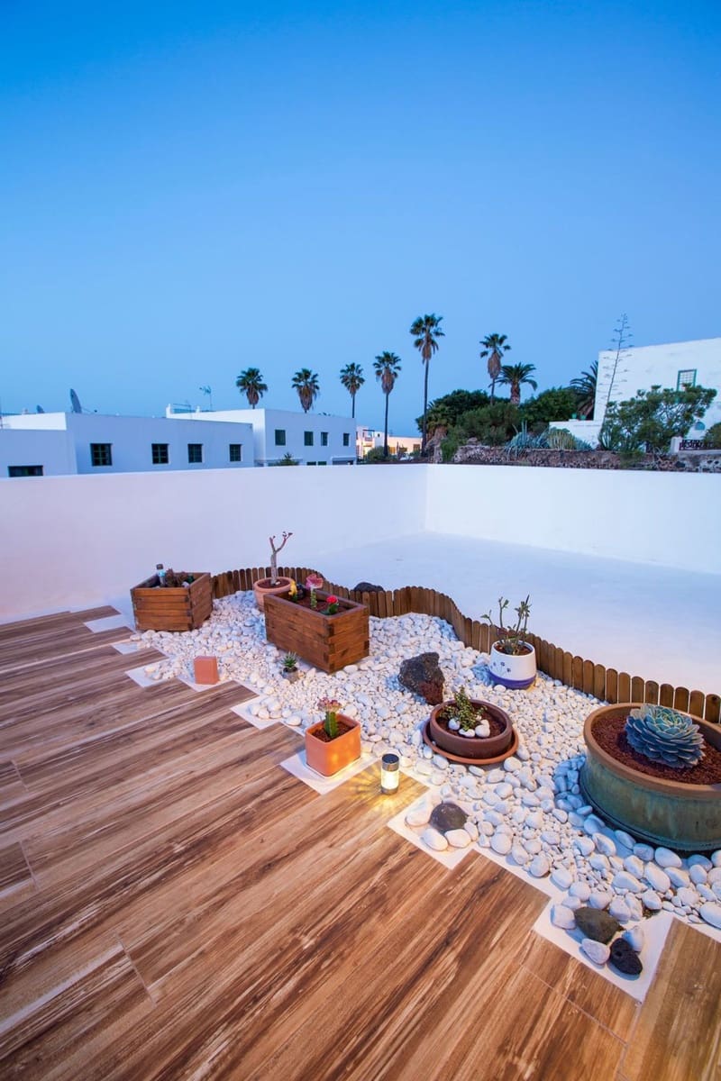 5 bedroom Villa for sale in Yaiza with pool garage - € 799,000 (Ref: 9838720)