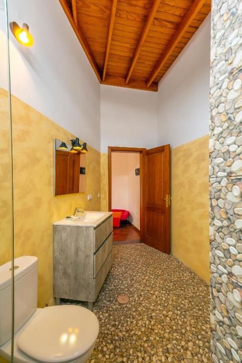 5 bedroom Villa for sale in Yaiza with pool garage - € 799,000 (Ref: 9838720)