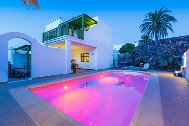 5 chambre Villa/Maison à vendre à Yaiza avec piscine garage - 799 000 € (Ref: 9838720)