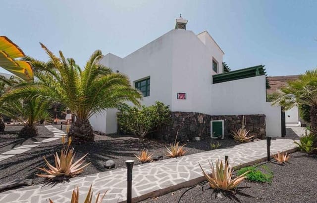 5 chambre Villa/Maison à vendre à Yaiza avec piscine garage - 799 000 € (Ref: 9838720)