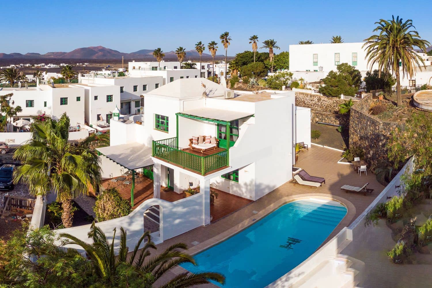5 bedroom Villa for sale in Yaiza with pool garage - € 799,000 (Ref: 9838720)