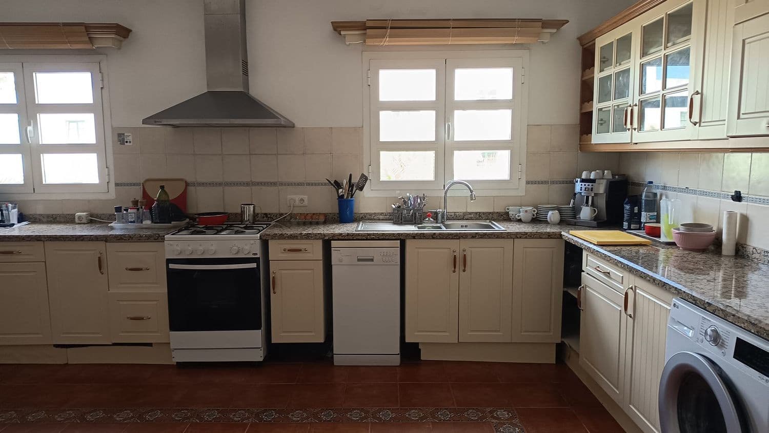 5 bedroom Villa for sale in Yaiza with pool garage - € 799,000 (Ref: 9838720)