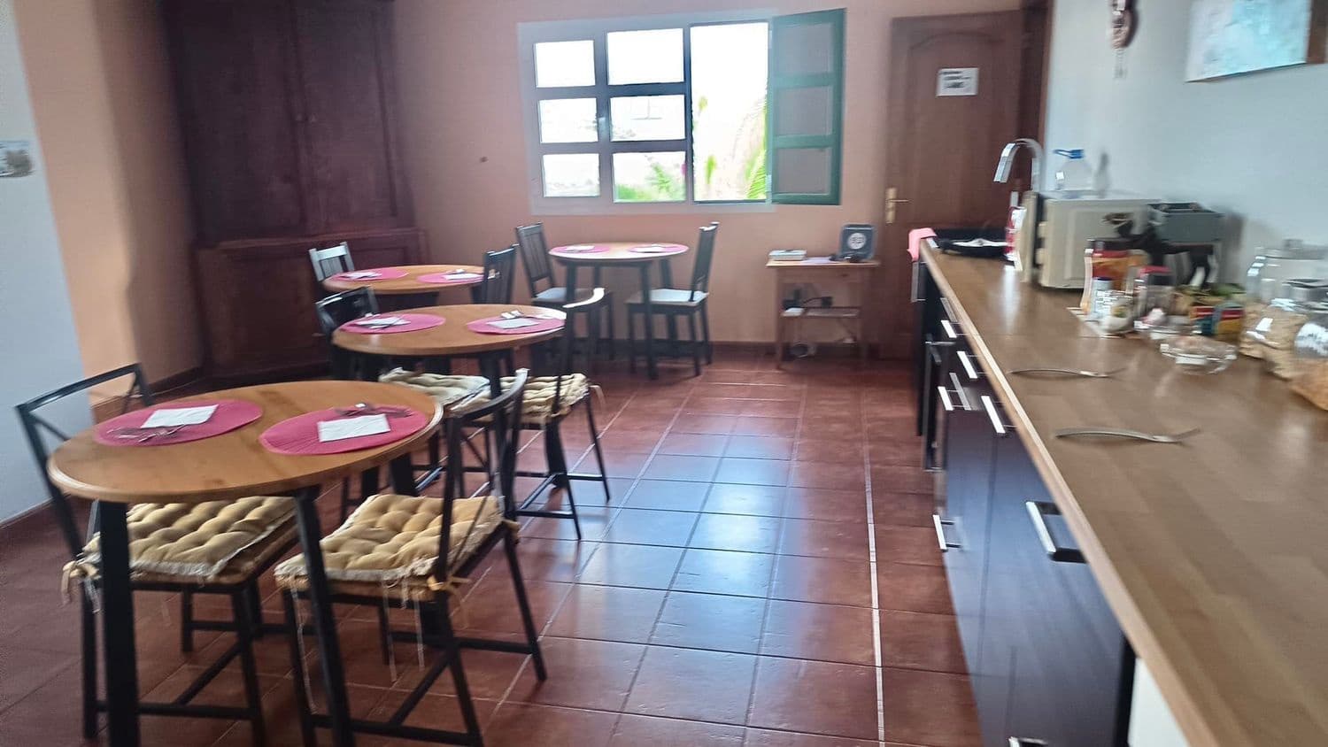 5 bedroom Villa for sale in Yaiza with pool garage - € 799,000 (Ref: 9838720)