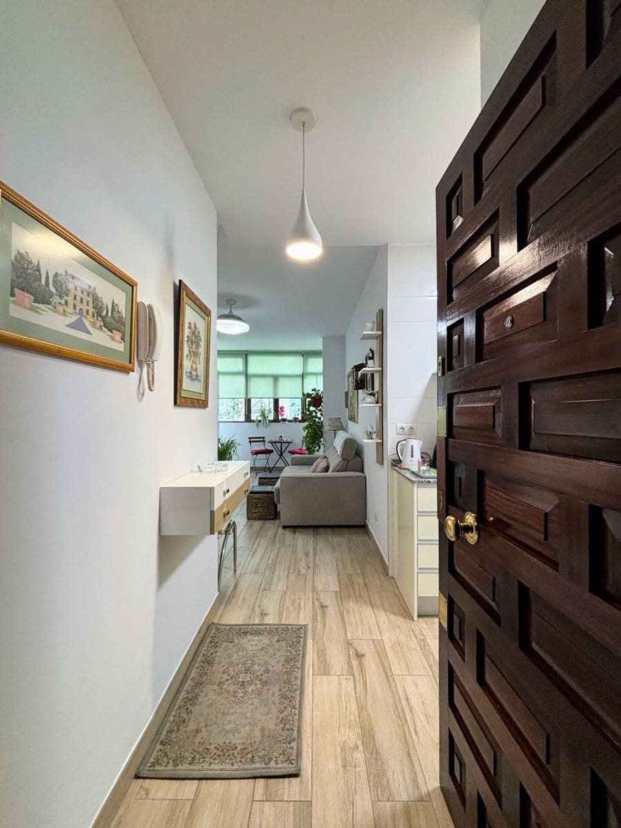 1 bedroom Apartment for rent in Las Palmas de Gran Canaria with garage - € 900 (Ref: 9844709)