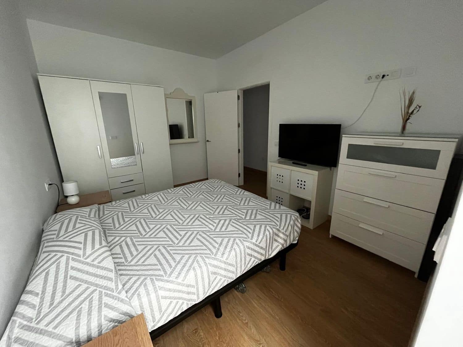 2 bedroom Apartment for rent in Las Palmas de Gran Canaria with garage - € 1,100 (Ref: 9848954)