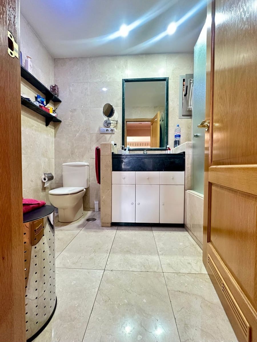 4 soverom Leilighet til salgs i Las Palmas de Gran Canaria med garasje - € 875 000 (Ref: 9848956)