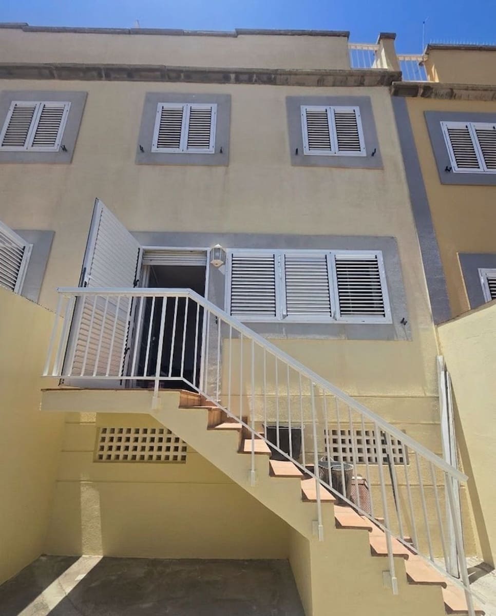 3 makuuhuone Omakotitalo vuokrattavana paikassa Las Palmas de Gran Canaria mukana 
autotalli - 1 000 € (Ref: 9861396)