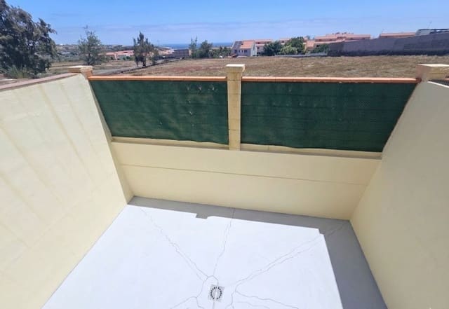 3 makuuhuone Omakotitalo vuokrattavana paikassa Las Palmas de Gran Canaria mukana 
autotalli - 1 000 € (Ref: 9861396)