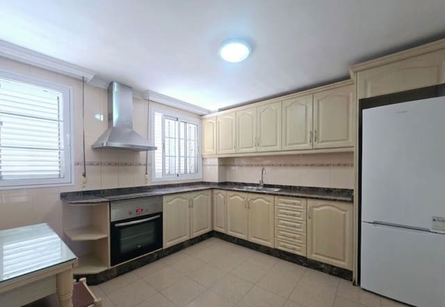 3 makuuhuone Omakotitalo vuokrattavana paikassa Las Palmas de Gran Canaria mukana 
autotalli - 1 000 € (Ref: 9861396)