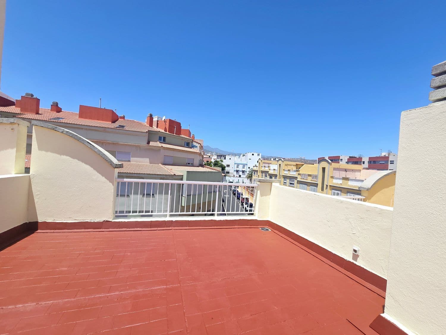 3 makuuhuone Omakotitalo vuokrattavana paikassa Las Palmas de Gran Canaria mukana 
autotalli - 1 000 € (Ref: 9861396)