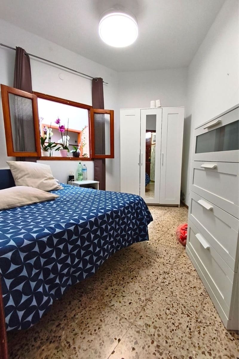 4 bedroom Townhouse for sale in Agaete with garage - € 265,000 (Ref: 9866232)