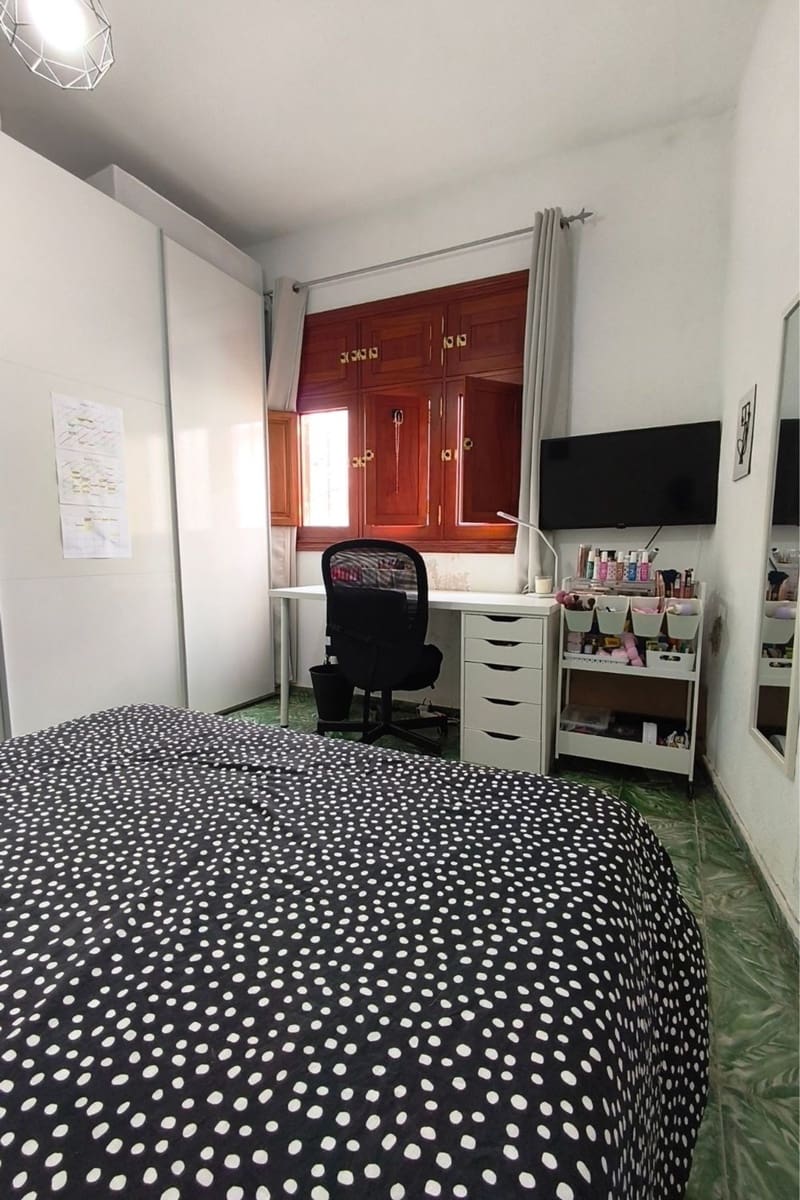 4 bedroom Townhouse for sale in Agaete with garage - € 265,000 (Ref: 9866232)