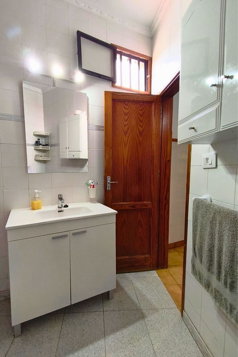 4 bedroom Townhouse for sale in Agaete with garage - € 265,000 (Ref: 9866232)