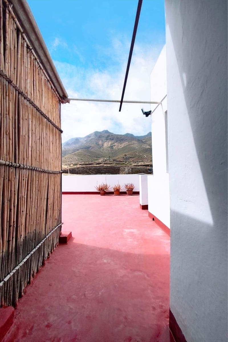 4 bedroom Townhouse for sale in Agaete with garage - € 265,000 (Ref: 9866232)