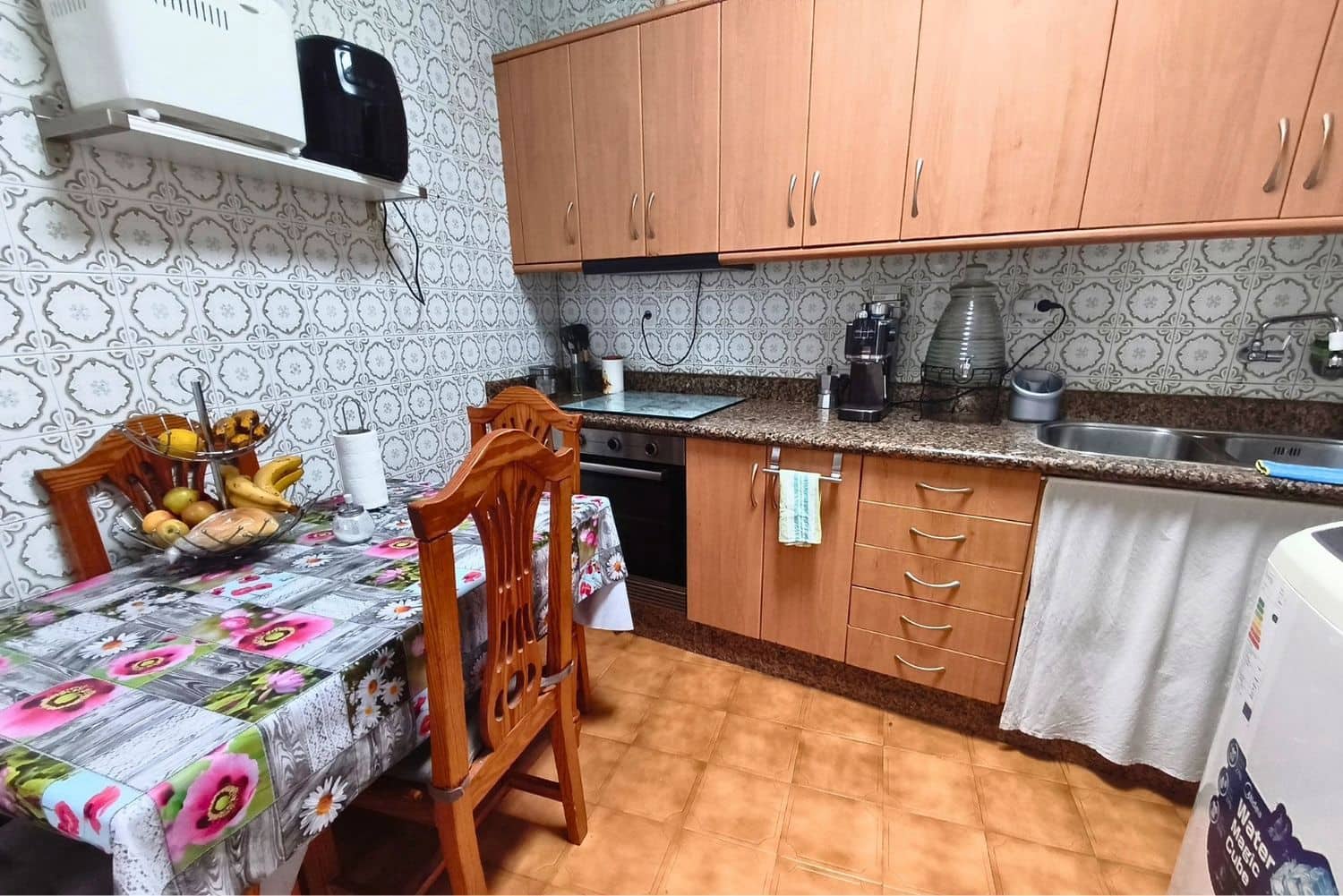 4 bedroom Townhouse for sale in Agaete with garage - € 265,000 (Ref: 9866232)