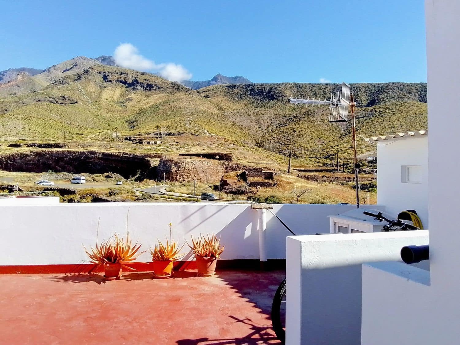 4 bedroom Townhouse for sale in Agaete with garage - € 265,000 (Ref: 9866232)