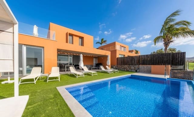 3 soveværelse Villa til salg i Salobre Golf, San Bartolomé de Tirajana med swimmingpool garage - € 1.092.000 (Ref: 9868070)