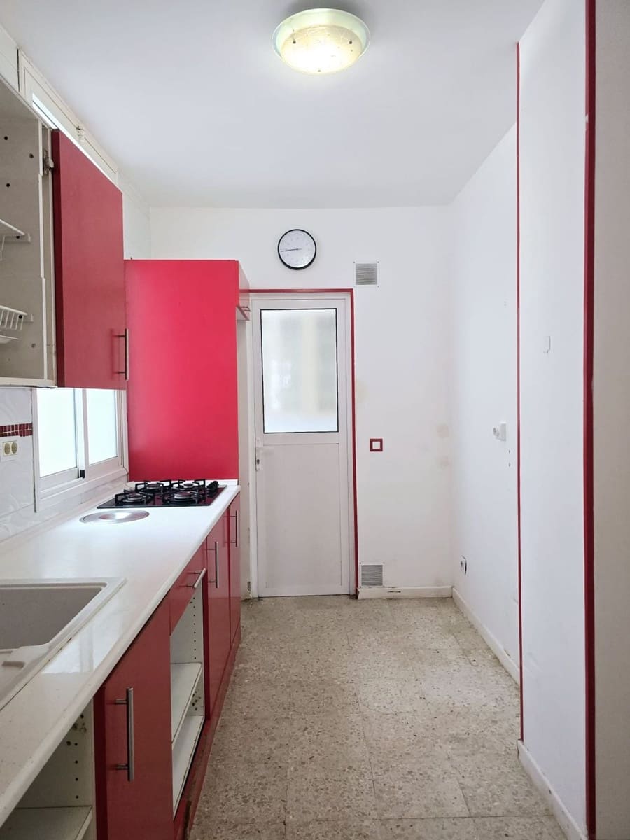4 Zimmer Apartment zu verkaufen in Las Palmas de Gran Canaria mit Garage - 258.000 € (Ref: 9877769)