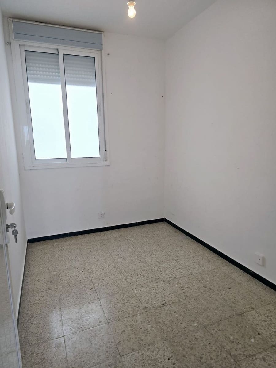 4 Zimmer Apartment zu verkaufen in Las Palmas de Gran Canaria mit Garage - 258.000 € (Ref: 9877769)