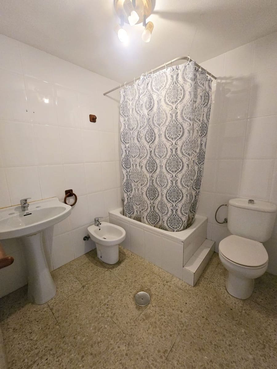 4 Zimmer Apartment zu verkaufen in Las Palmas de Gran Canaria mit Garage - 258.000 € (Ref: 9877769)