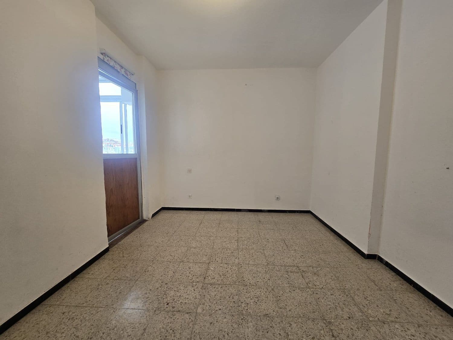 4 Zimmer Apartment zu verkaufen in Las Palmas de Gran Canaria mit Garage - 258.000 € (Ref: 9877769)