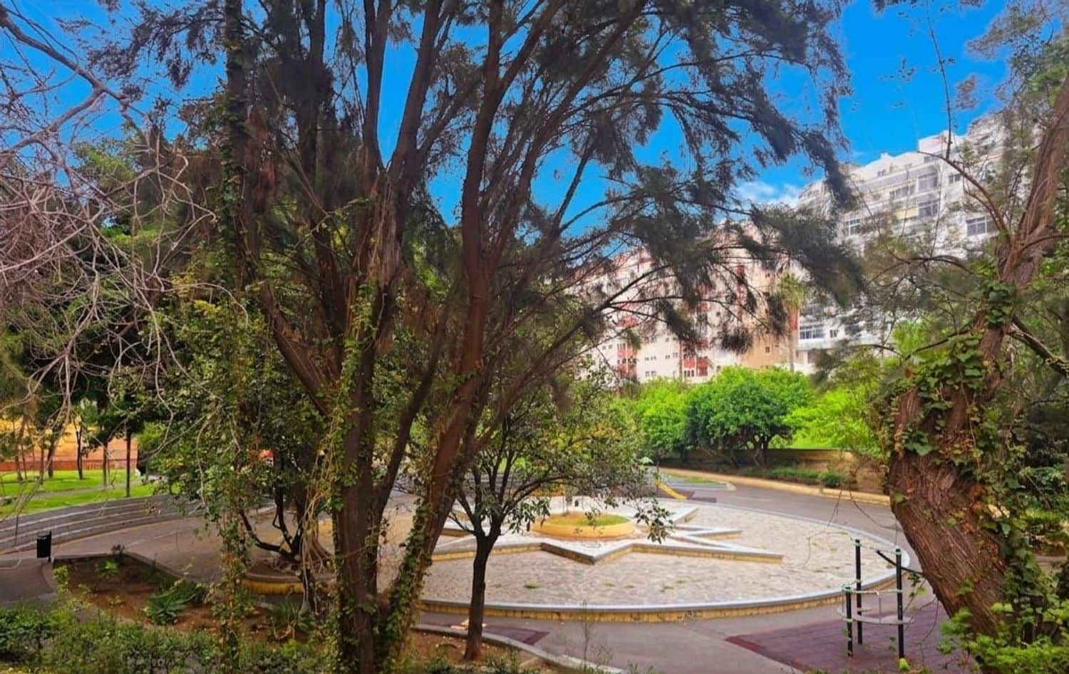 4 Zimmer Apartment zu verkaufen in Las Palmas de Gran Canaria mit Garage - 258.000 € (Ref: 9877769)
