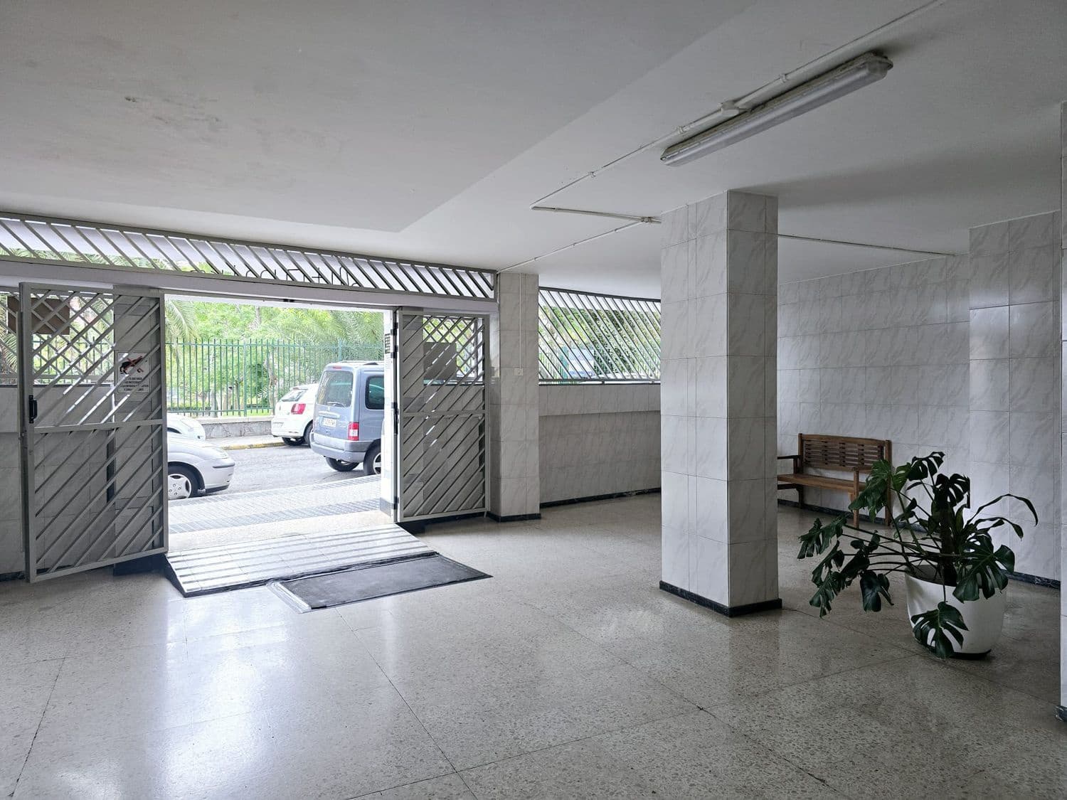 4 Zimmer Apartment zu verkaufen in Las Palmas de Gran Canaria mit Garage - 258.000 € (Ref: 9877769)