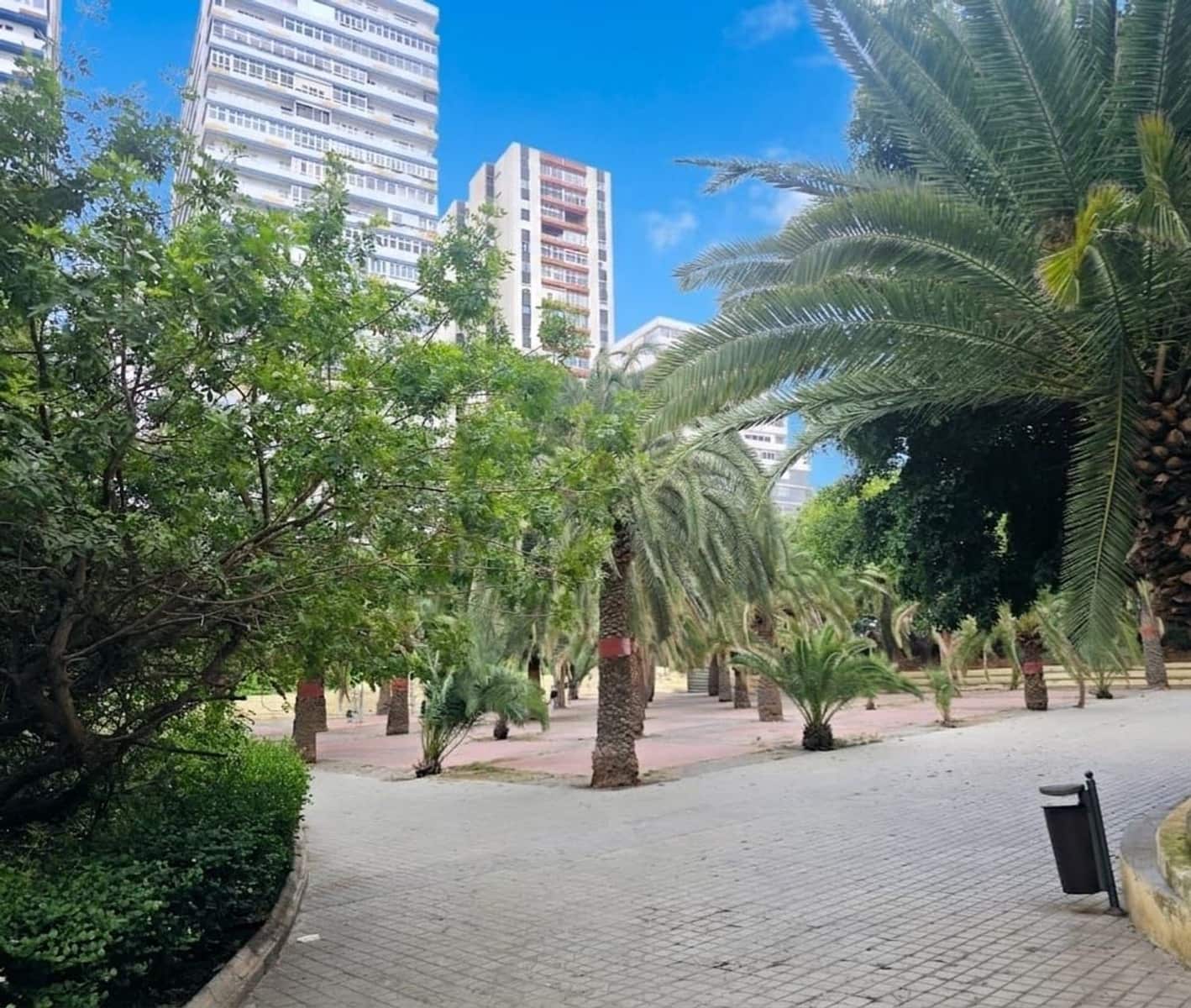 4 Zimmer Apartment zu verkaufen in Las Palmas de Gran Canaria mit Garage - 258.000 € (Ref: 9877769)