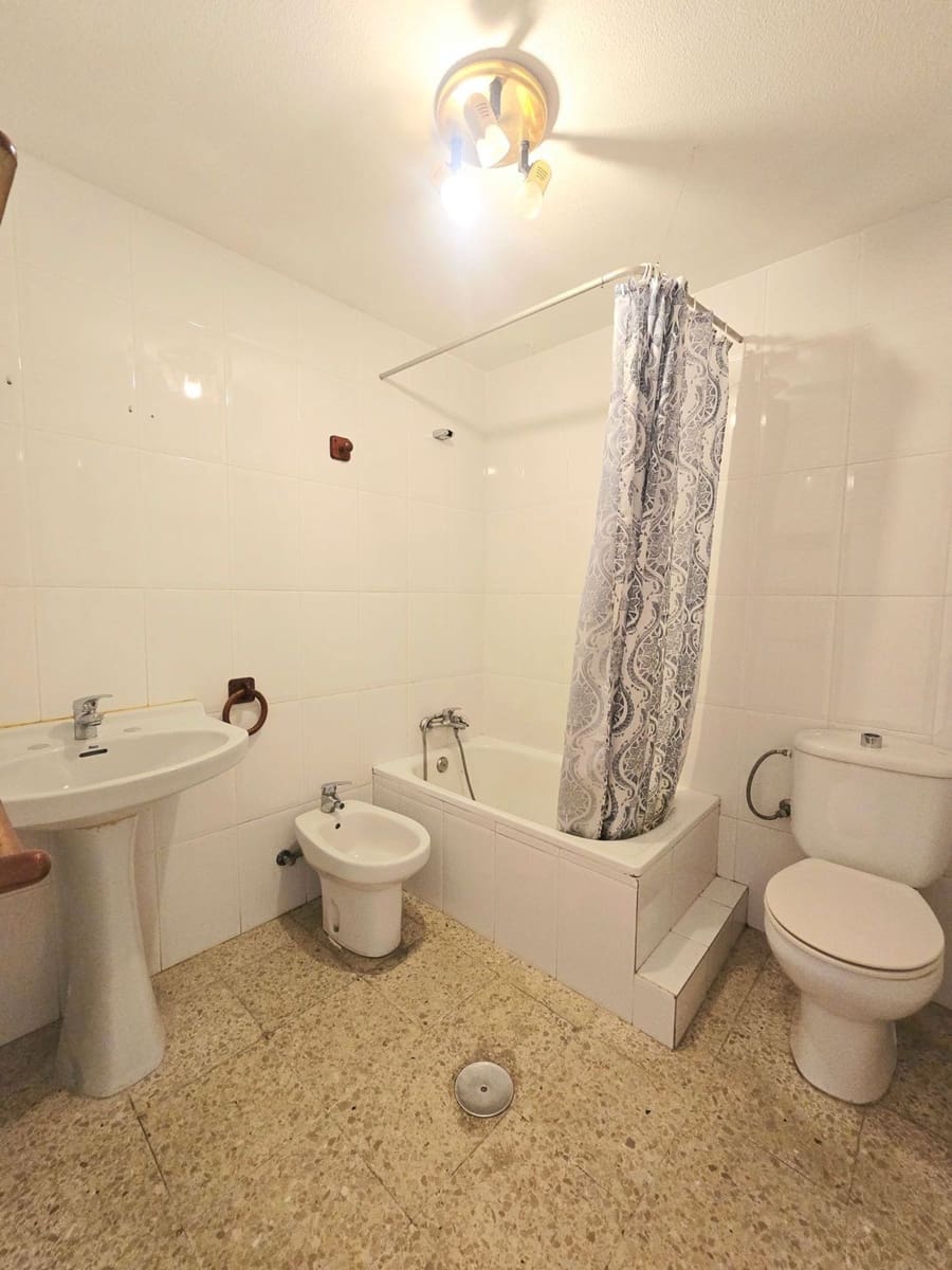4 sovrum Lägenhet till salu i Las Palmas de Gran Canaria med garage - 255 000 € (Ref: 9877769)