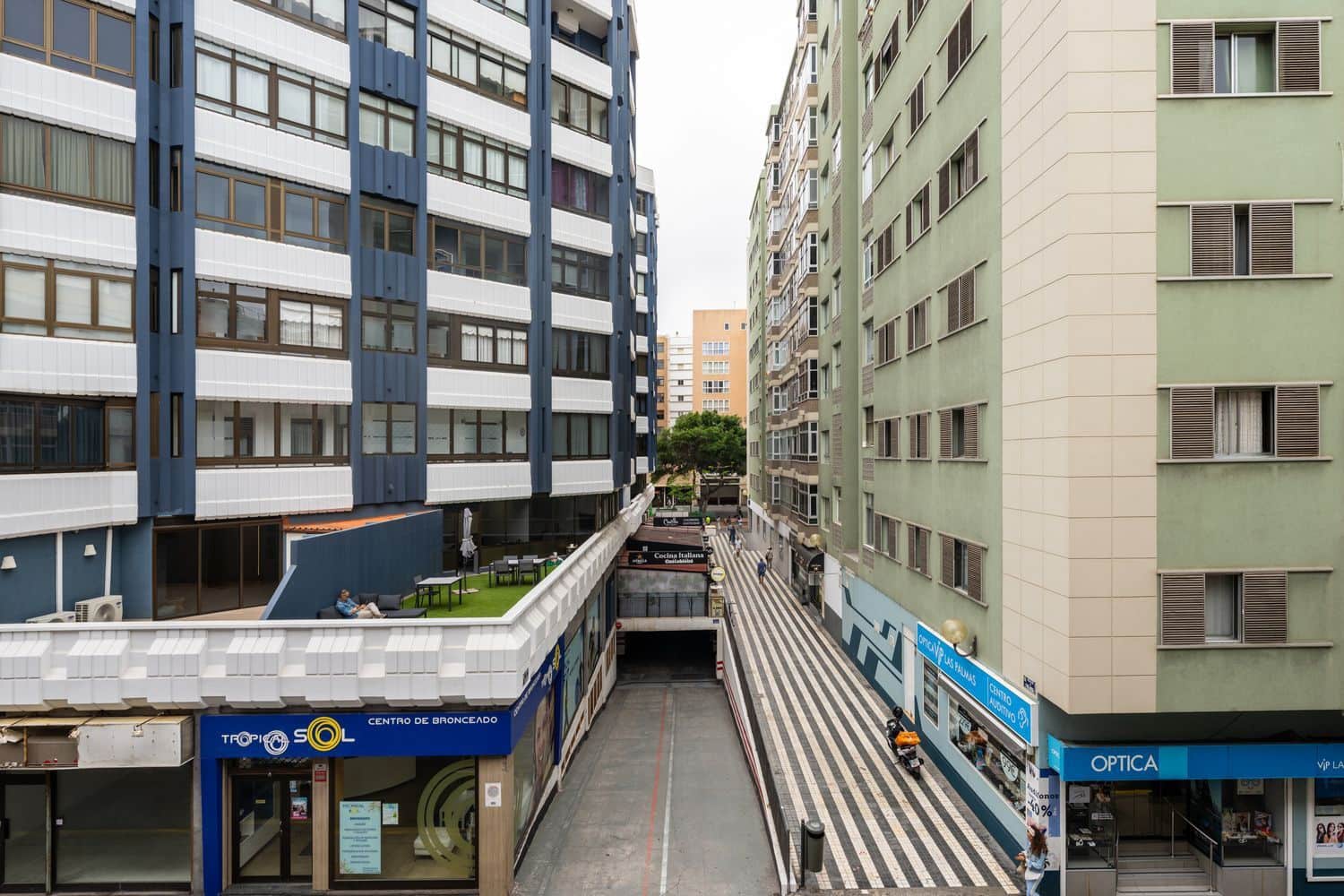 Apartamento de 4 habitaciones en Las Palmas de Gran Canaria en venta con garaje - 270.000 € (Ref: 9880537)