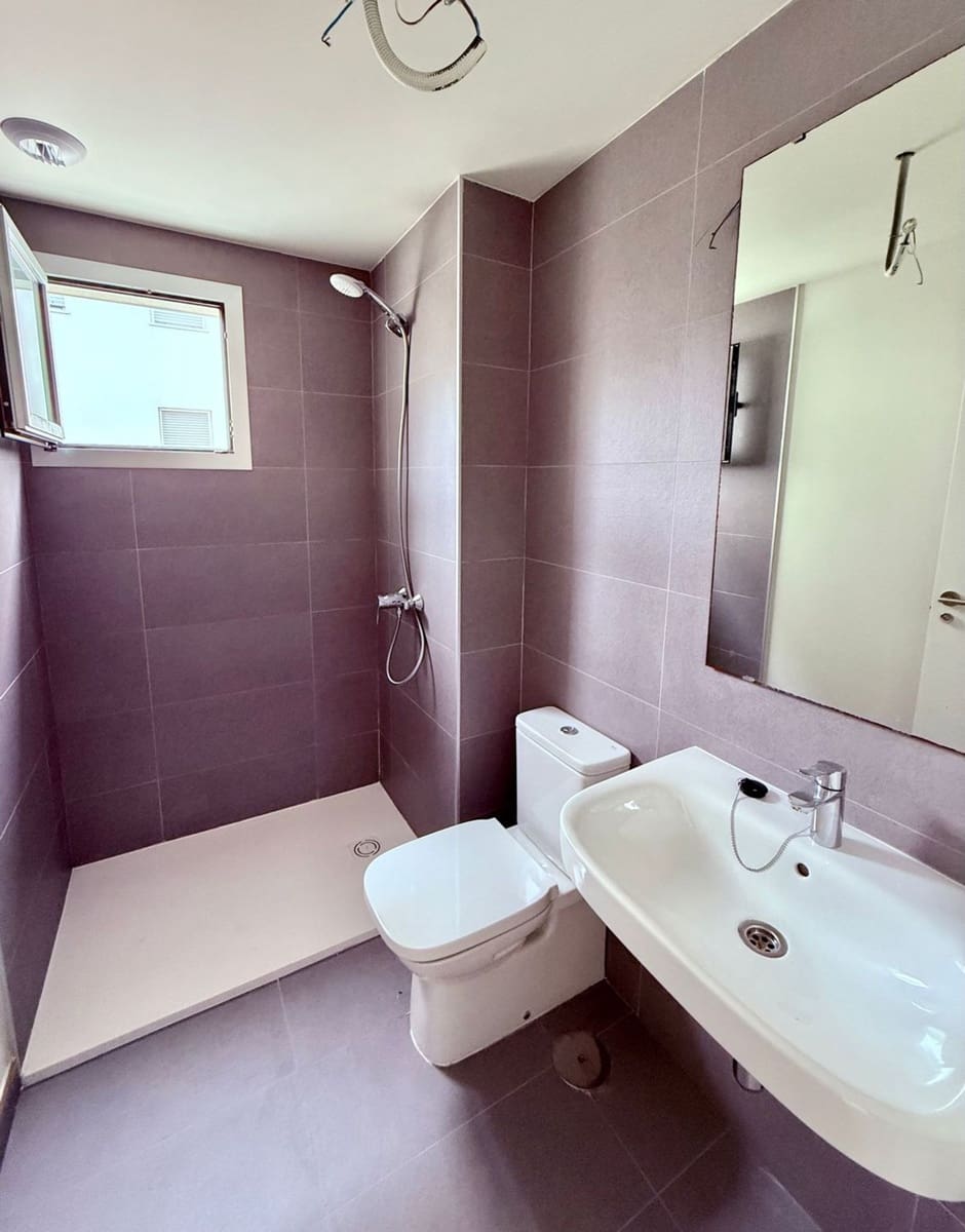 2 Zimmer Apartment zu vermieten in Las Palmas de Gran Canaria mit Pool Garage - 1.150 € (Ref: 9880538)