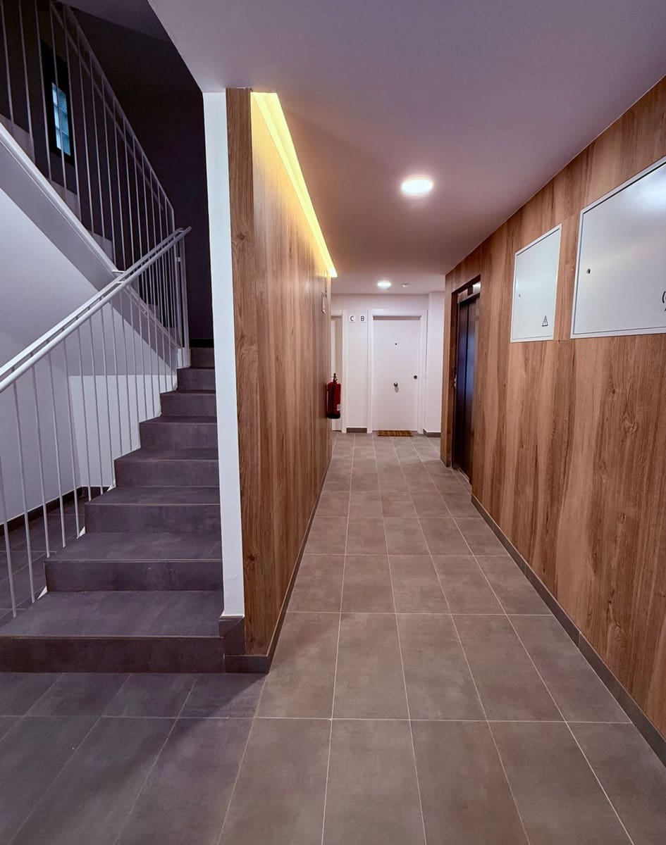 2 Zimmer Apartment zu vermieten in Las Palmas de Gran Canaria mit Pool Garage - 1.150 € (Ref: 9880538)